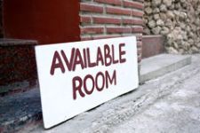 available-room-sign-board-38173736
